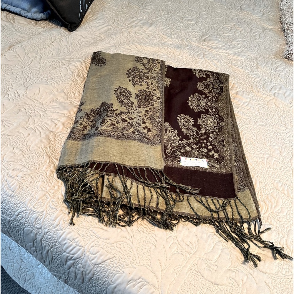 Pashmina/ scarf